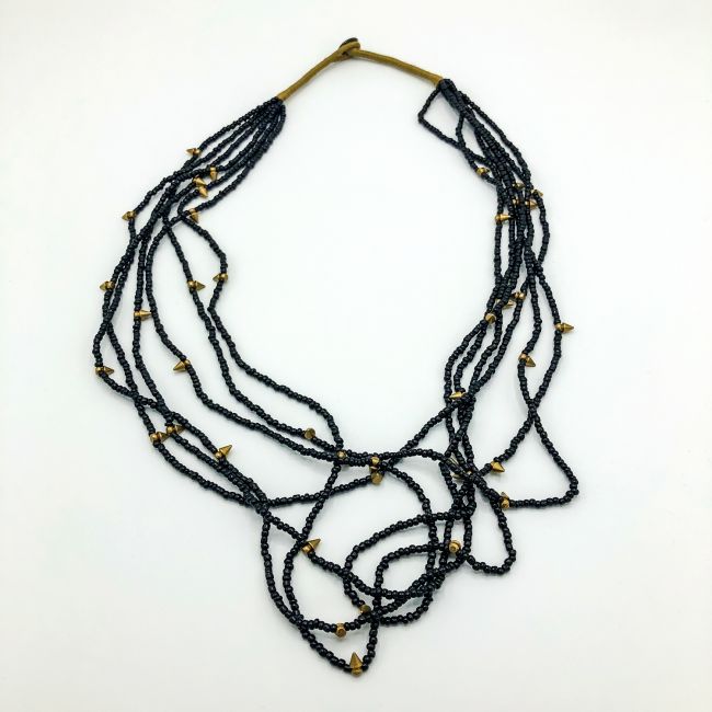 Lange Kette schwarzes Glas und Messing