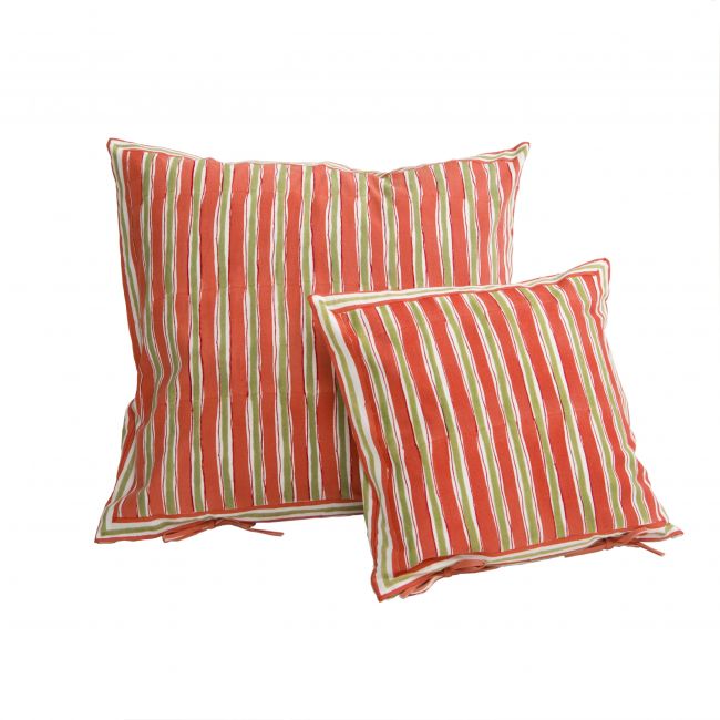 Kissen mit Streifenprint in 40x40 oder 60x60 cm.