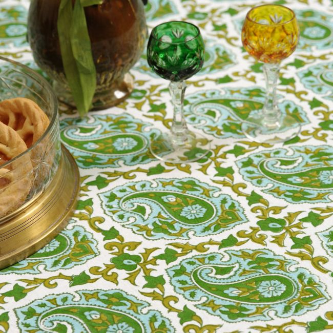 Macht sich schön als Tischdecke!