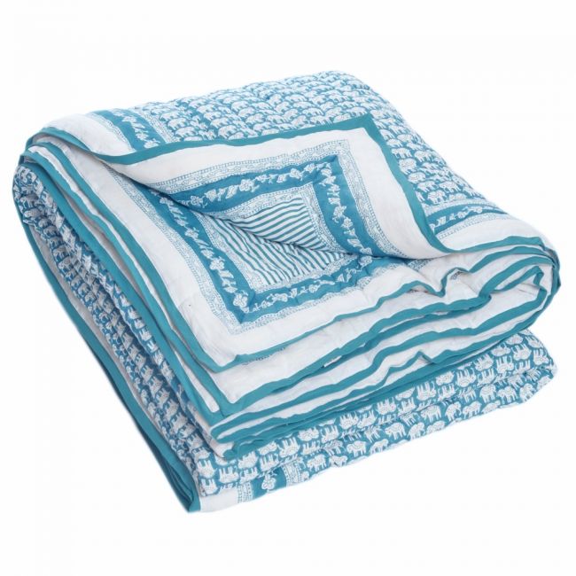Eine kuschelweiche gequiltete Tagesdecke