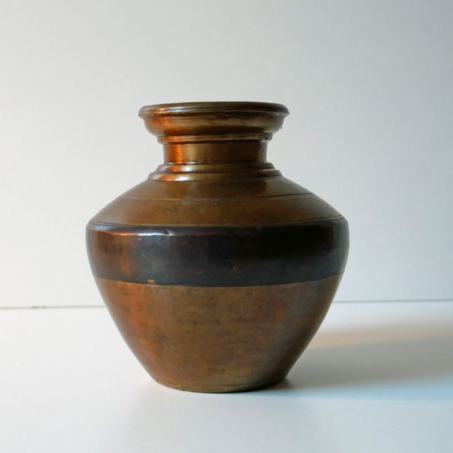 Antike Vase aus Messing V5