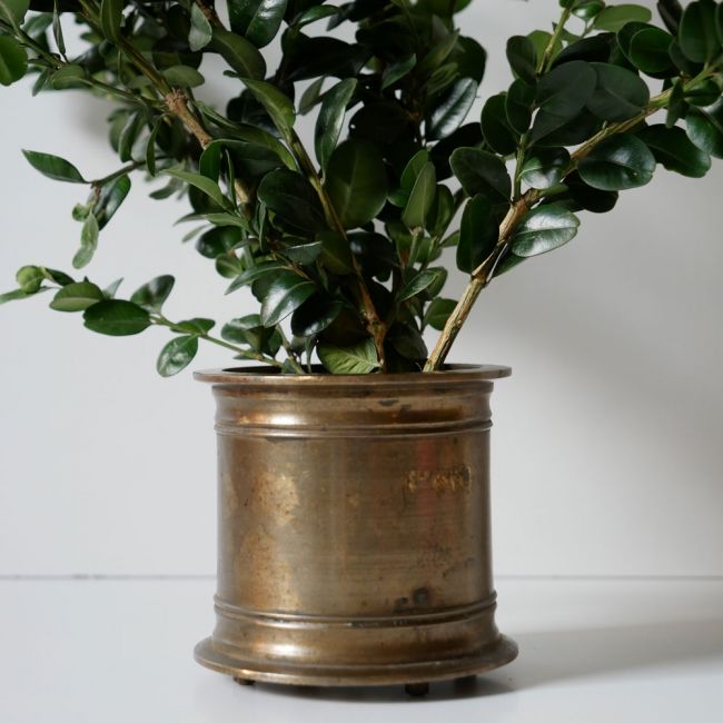 Antikes Gefäß aus Messing